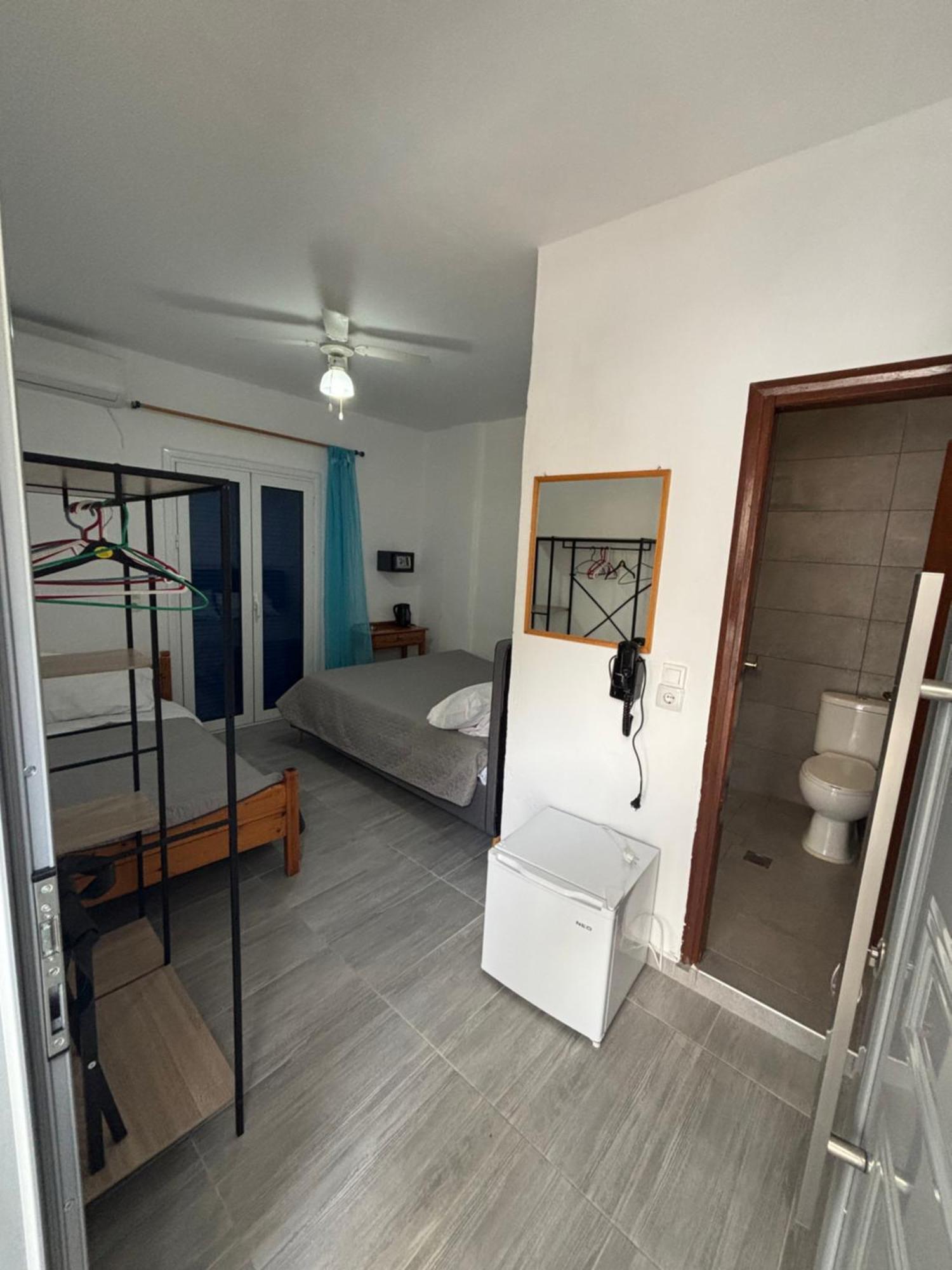Scirocco Rooms Loutro Exterior photo