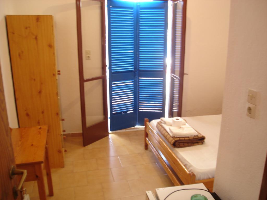Scirocco Rooms Loutro Exterior photo