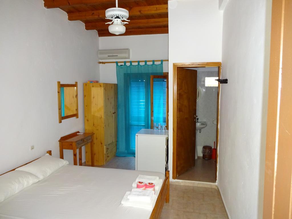 Scirocco Rooms Loutro Exterior photo