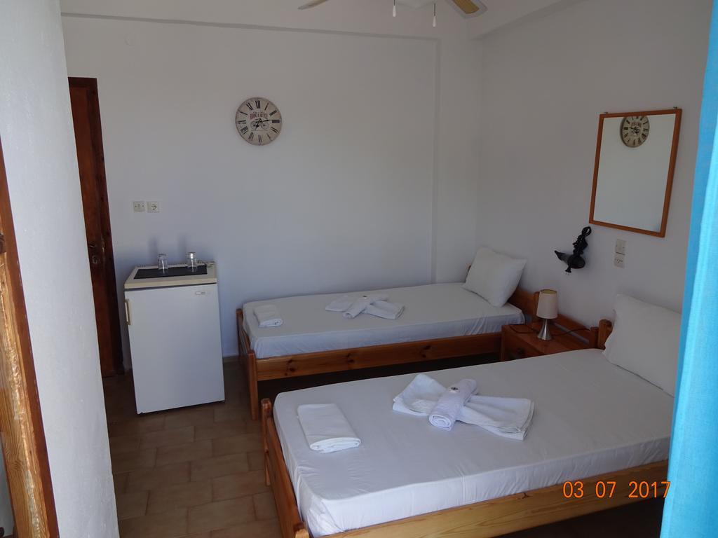 Scirocco Rooms Loutro Exterior photo