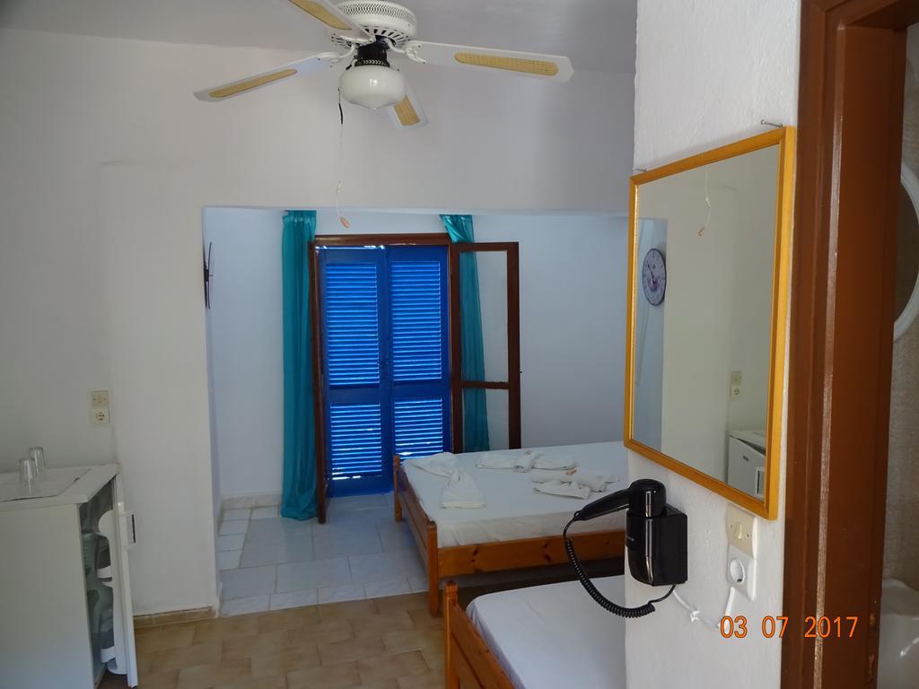 Scirocco Rooms Loutro Exterior photo