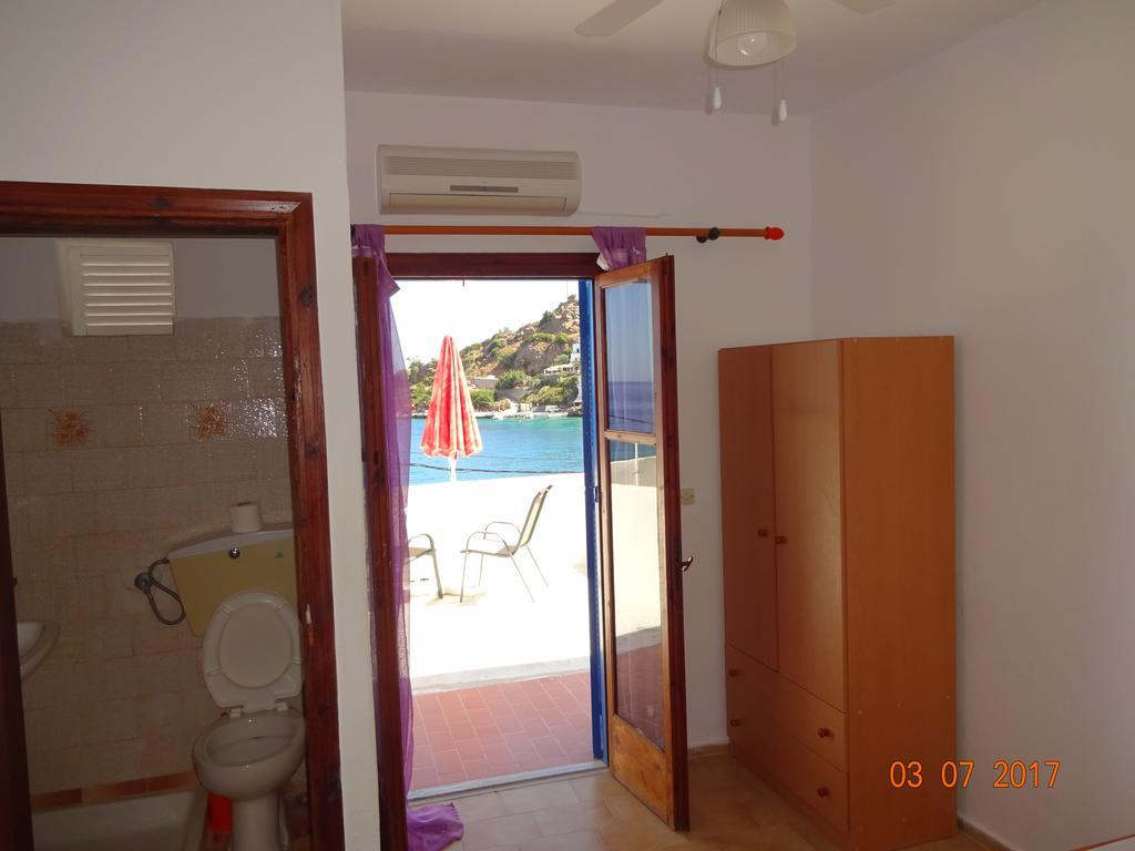 Scirocco Rooms Loutro Exterior photo