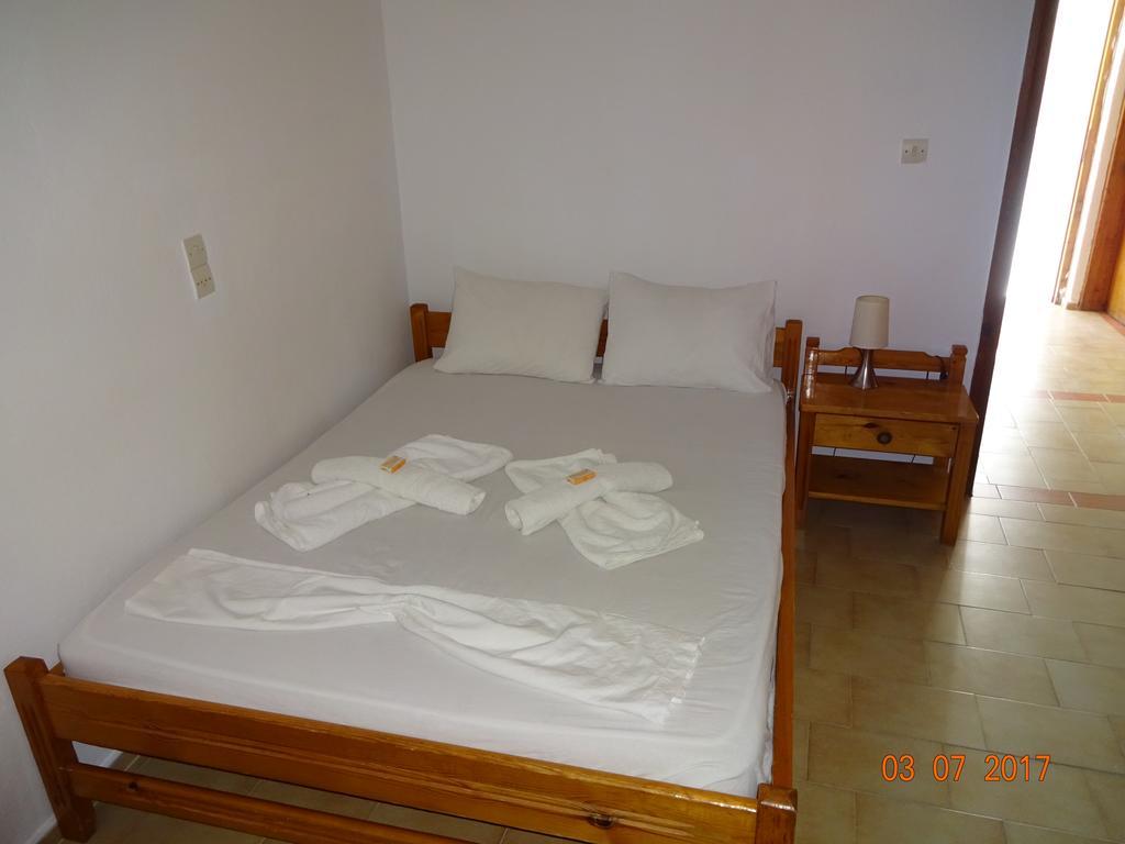 Scirocco Rooms Loutro Exterior photo