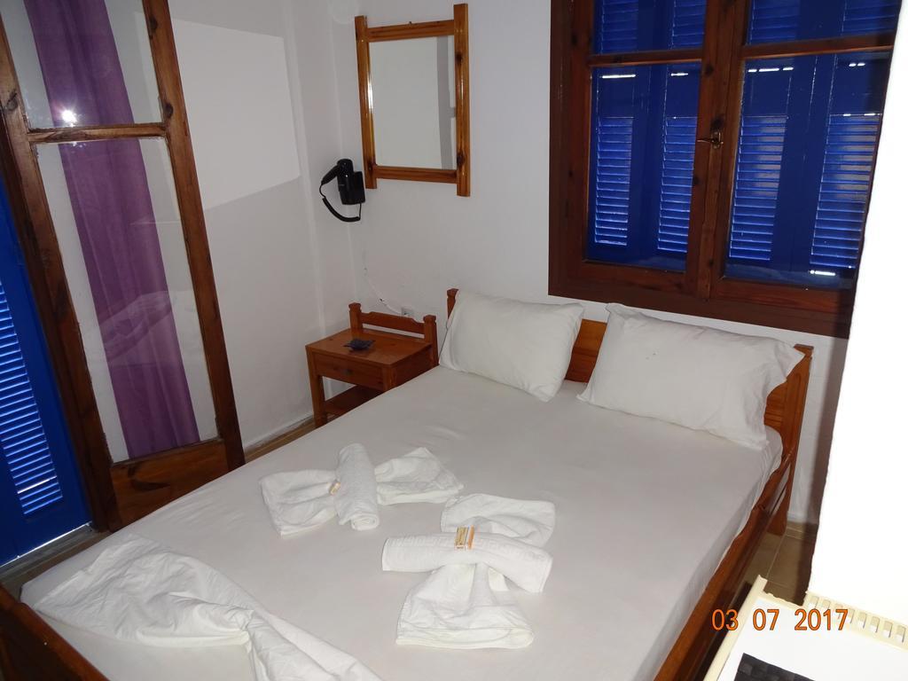 Scirocco Rooms Loutro Exterior photo