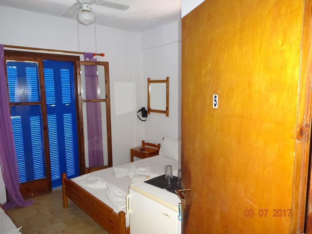 Scirocco Rooms Loutro Exterior photo