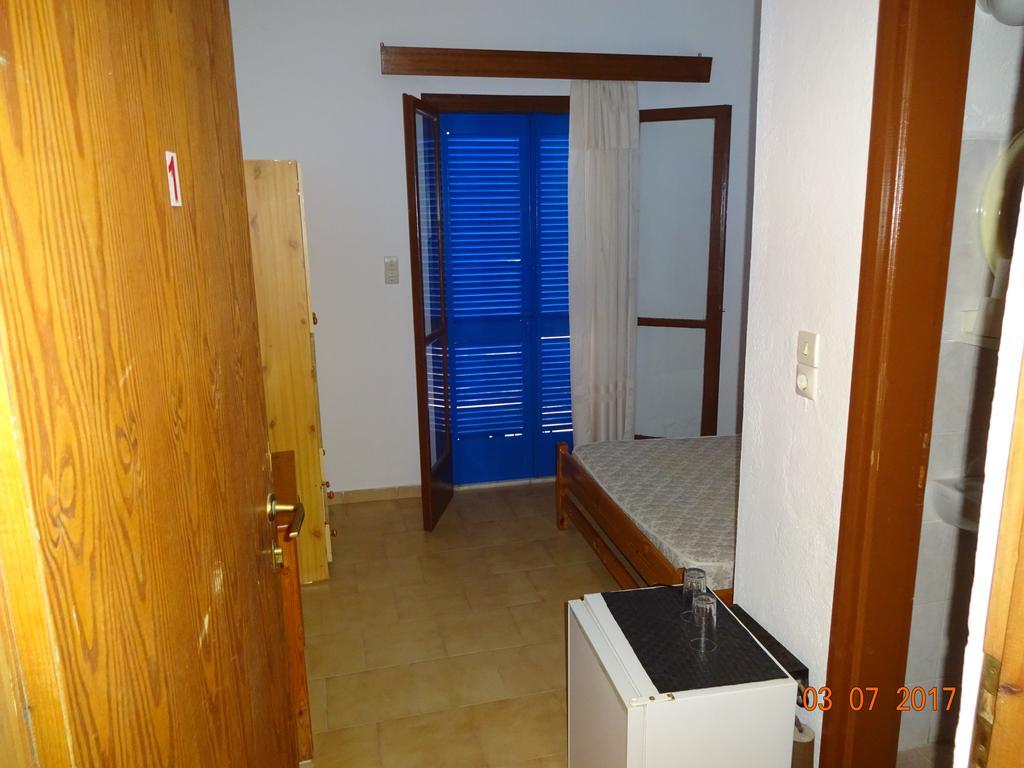 Scirocco Rooms Loutro Exterior photo