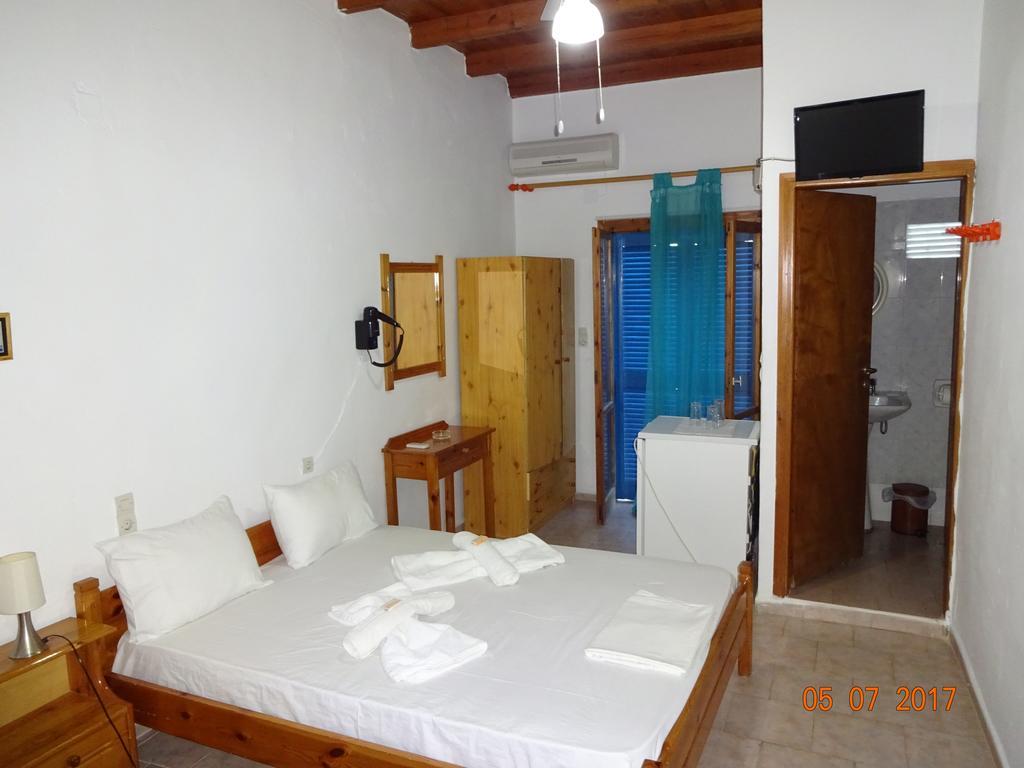 Scirocco Rooms Loutro Exterior photo